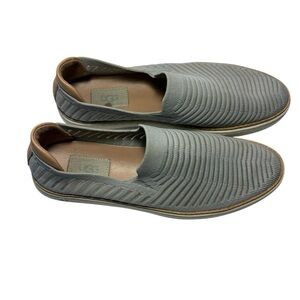 UGG Women’s Gray and Tan Loafers Size 9